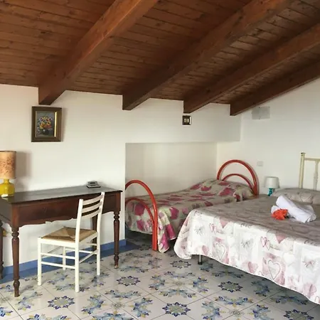 Balconcino Degli Innamorati Tropea Гостевой дом 4*