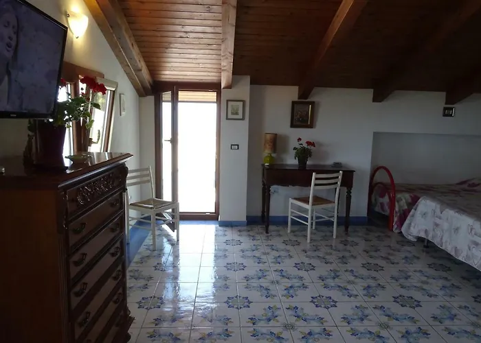 Balconcino Degli Innamorati Tropea בית הארחה 4*