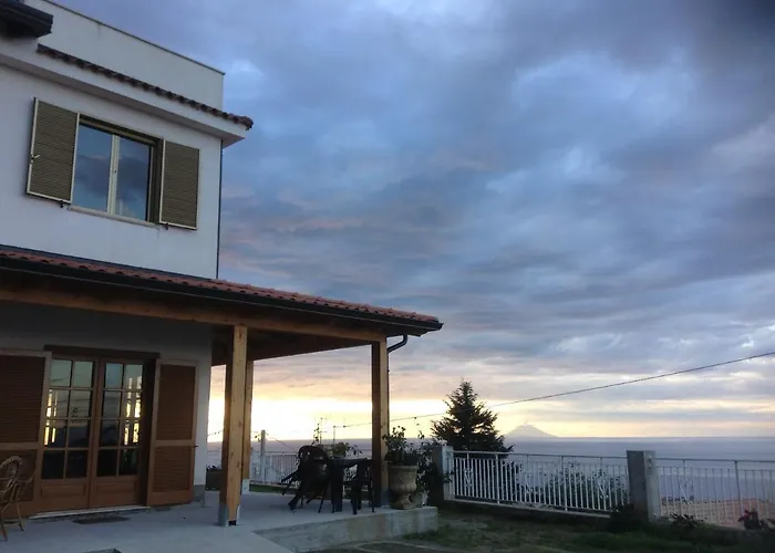 Balconcino Degli Innamorati Tropea בית הארחה 4*